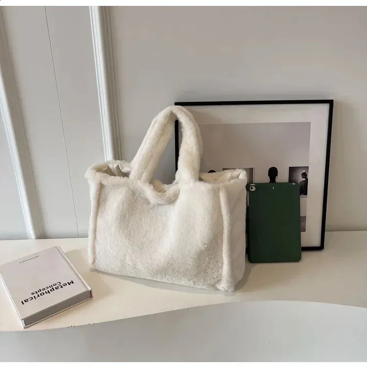 Borsa a tracolla singola grande capacità in peluche, per pendolari, moda autunno e inverno 2024, borsa in pelliccia, 241120_voghion.com