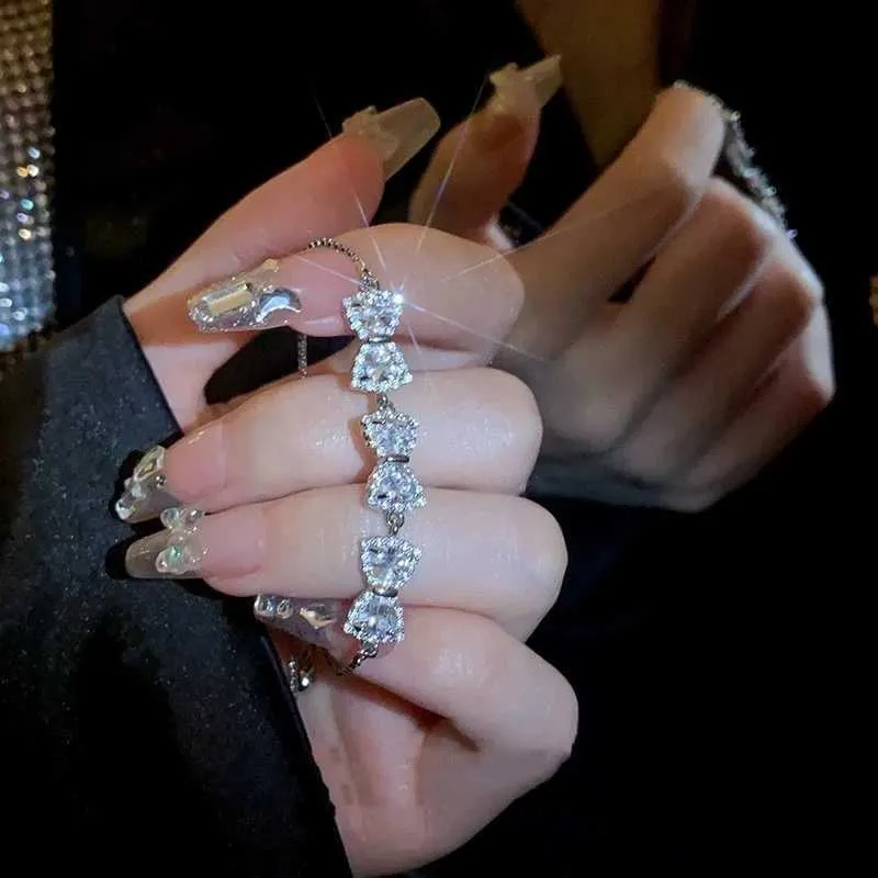 Shiny Zircon Bangle For Women, Elegant Silver Colour Bow Bracelet_voghion.com