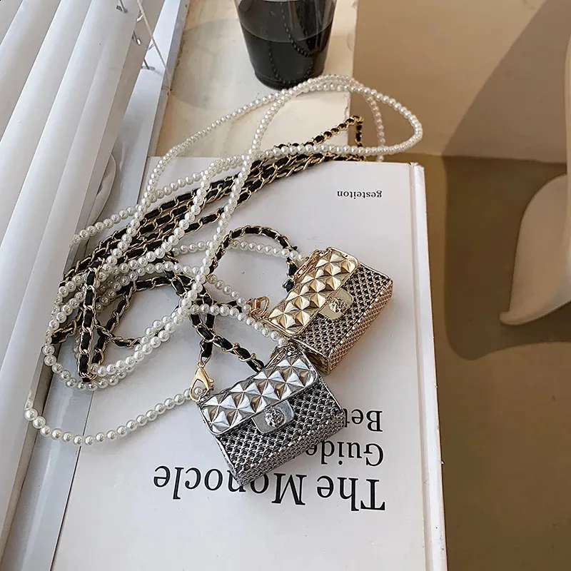 Super Mini Metal Crossbody Bags For Women Fashion Trendy Beading Female Chain Shoulder Handbags 240725_voghion.com