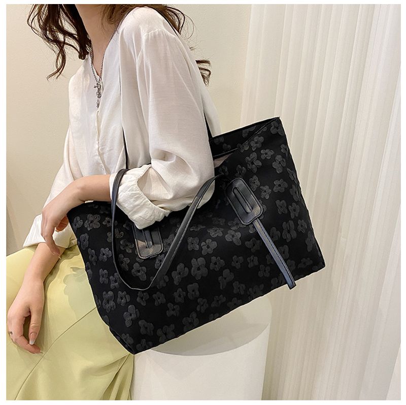 Tasche für Damen mit großem Fassungsvermögen 2022 Neue College-Studentenklasse Schulternische High-End-Einkaufstasche,_voghion.com