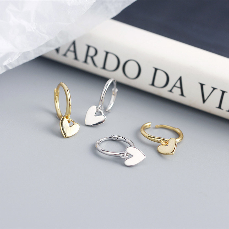 S Donna Instagram Style Edizione coreana Smooth Peach Heart Ear Buckles Super Immortal Piccoli orecchini in argento fresco_voghion.com