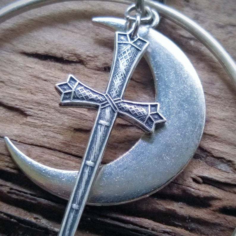 Kettingen Gotische zwaard- en maanketting_voghion.com