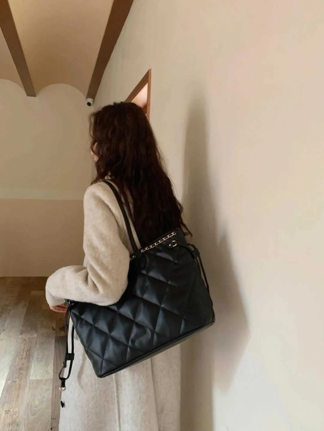 Sacs à bandoulière à chaîne à imprimé écossais solide noir pour femmes, grande capacité, décontractés, polyvalents, pour les déplacements sous les bras_voghion.com