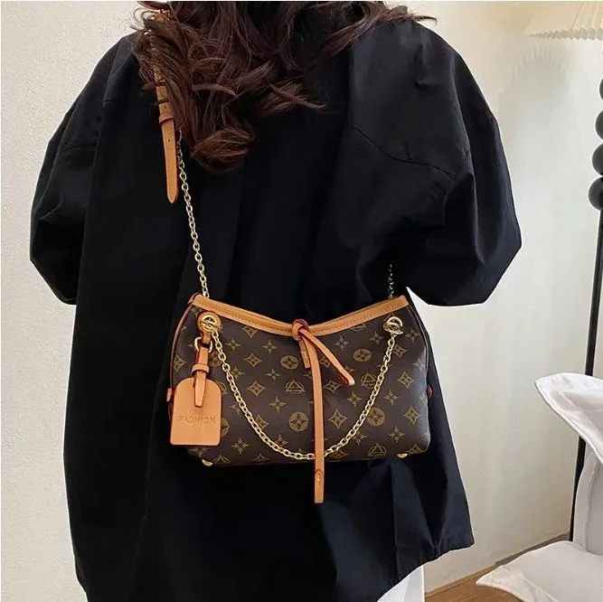 Classic Designer Shoulder Bag For Women With Chain And Mini Wallet_voghion.com