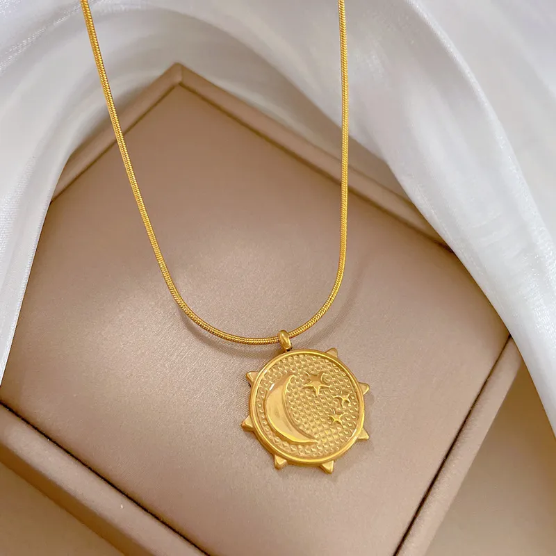 Pendant Necklaces Steel Moon Star Necklace Metal Fishing Wire Golden Irregular Curved Sun And Couple For Woman Designer_voghion.com