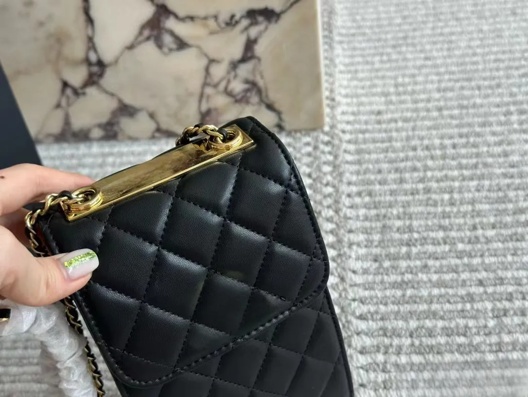 Cellphone - Chic Mini Quilted Lamb Leather Crossbody Case, Women's Phone Bag With Gold Chain, Lightweight For Daily Use_voghion.com
