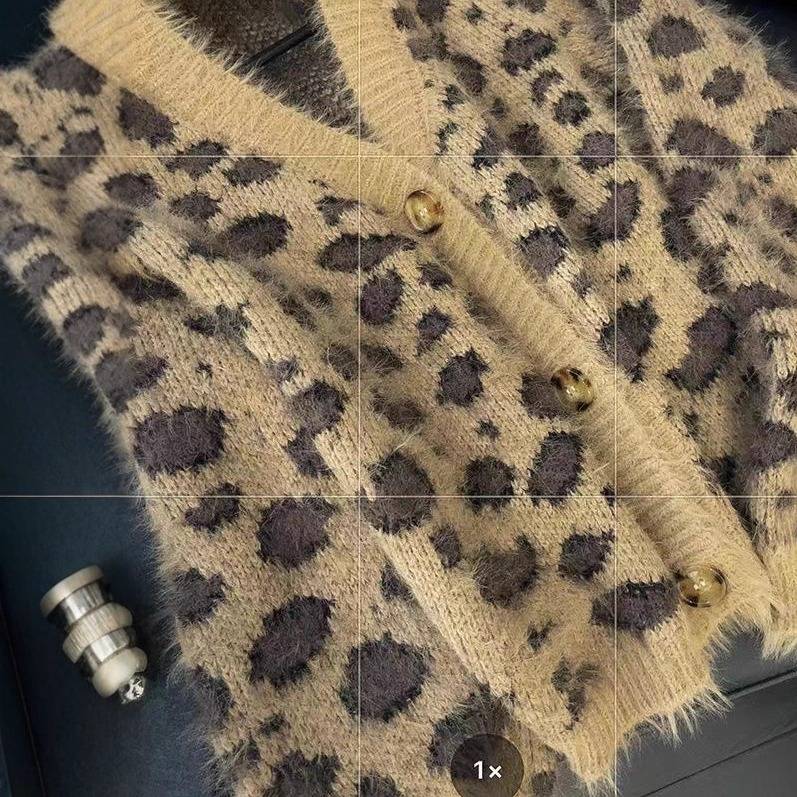 ​​"Women's Leopard Print Knit Cardigan - Oversized Chunky Acrylic Blend Sweater Coat With V-Neck & Long Sleeves, Boho Chic Winter Fashion"​​_voghion.com