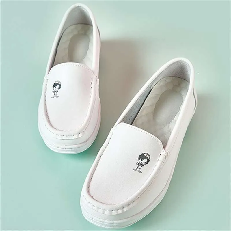 Enfermera Suave Suela gruesa Casual Plano Pequeños Zapatos blancos Sin cordones para mujer 456_voghion.com