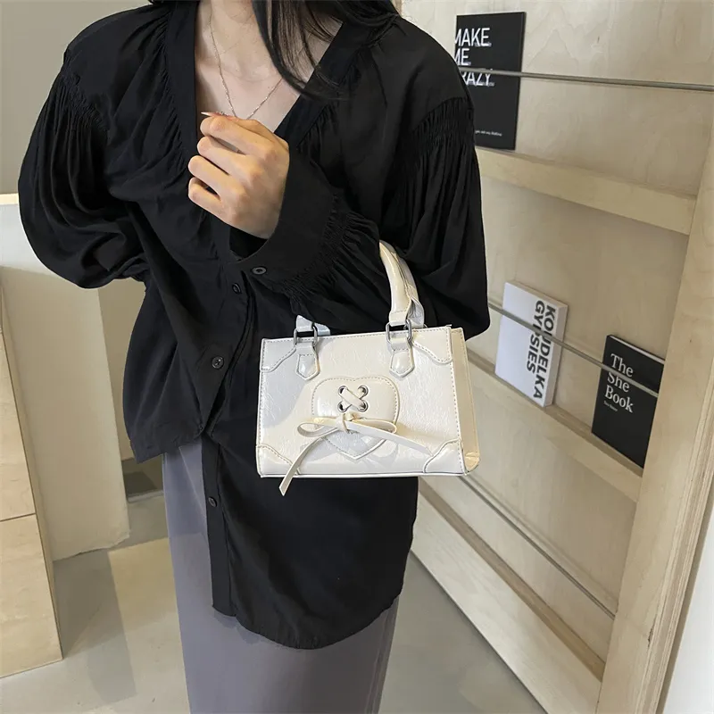 Umhängetaschen Mini Kleine Quadratische Tasche Tote Frauen Designer Handtaschen Vintage Bambus Griff Weibliche Elegante_voghion.com