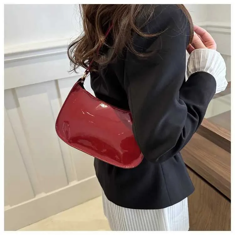 Designer Tasche Vintage weinrot Lackleder glänzend Gerie 2024 neu minimalistisch Damen Reißverschluss Umhängetasche elegant lässig_voghion.com