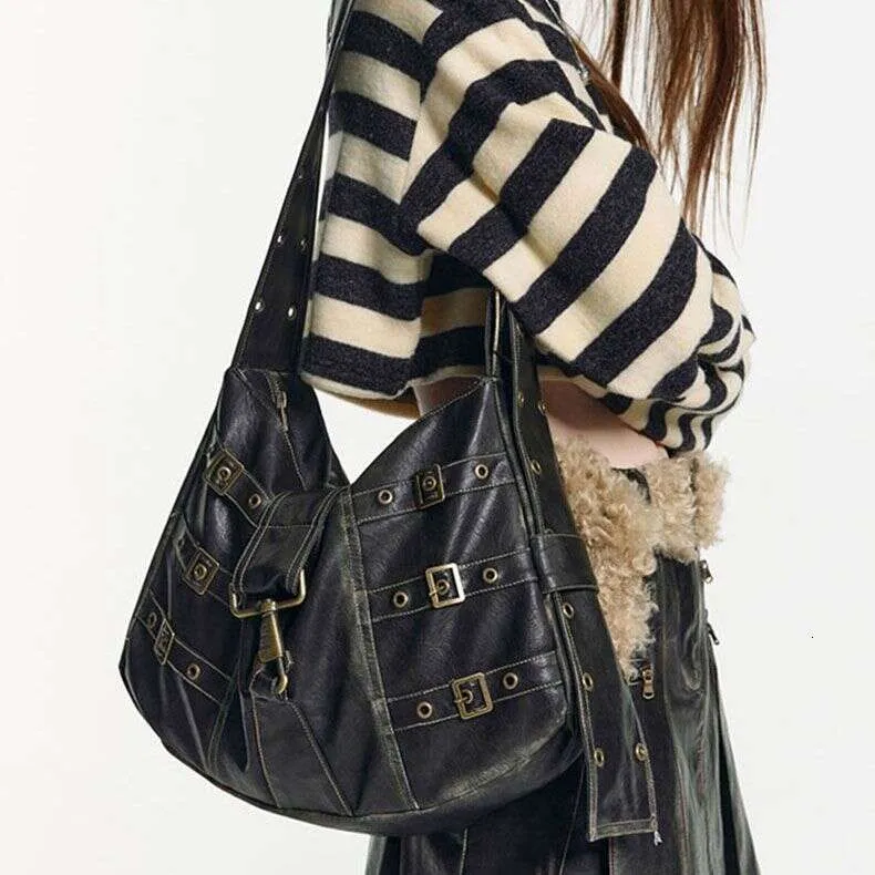 Rivet Black Y2k Garbage Leather Unique Large Capacity Handbag for Women Retro Casual Shoulder Bag_voghion.com