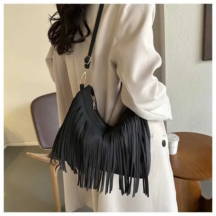 Sacs à bandoulière à pompons vintage pour femmes, grande capacité, sac à bandoulière décontracté à franges pour les voyages en plein air pour dames_voghion.com