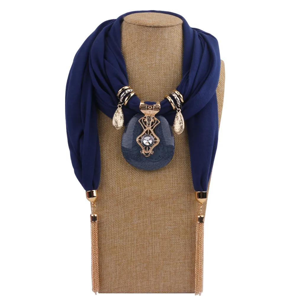 Large Horse Resin Jewelry Necklace Yiwu Pendant Solid Color Tassel Scarf_voghion.com