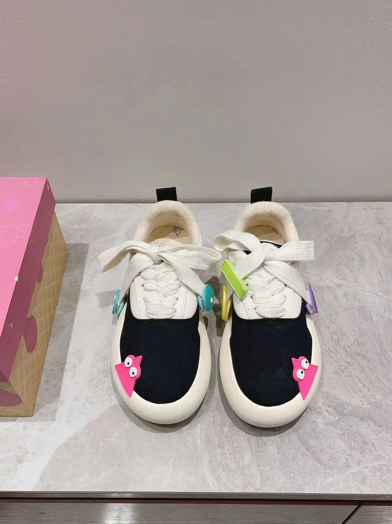 Thick Soled Round Toe Canvas Shoes For Couples Mesh Breathable Comfortable Casual And Versatile Niche Design Sneakers_voghion.com