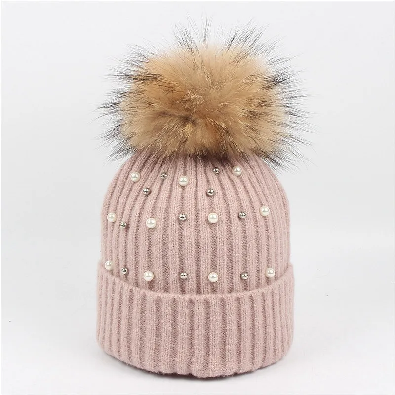 Dames gebreide muts met parels en kunstbont pompon wintermuts_voghion.com