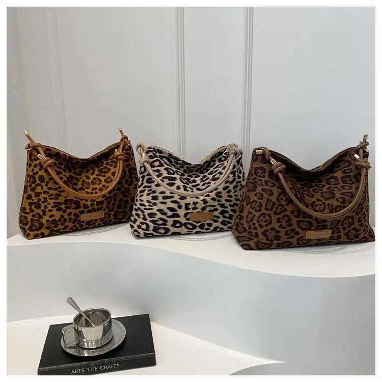 Sac à main de grande capacité pour femme, nouvelle collection automne et hiver, motif léopard, mode, haute texture, polyvalent, pour les déplacements_voghion.com