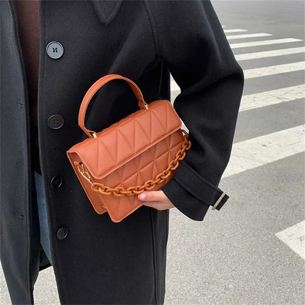 Nouveau sac à bandoulière en toile pour femmes, sac à bandoulière tendance avec chaîne, marque de créateur et portefeuille, petit sac à main à rabat Y241123_voghion.com