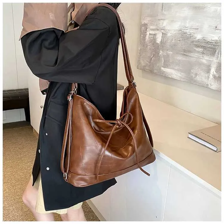 Versatile Women's Shoulder Bag And Handbag In Soft Pu Leather_voghion.com