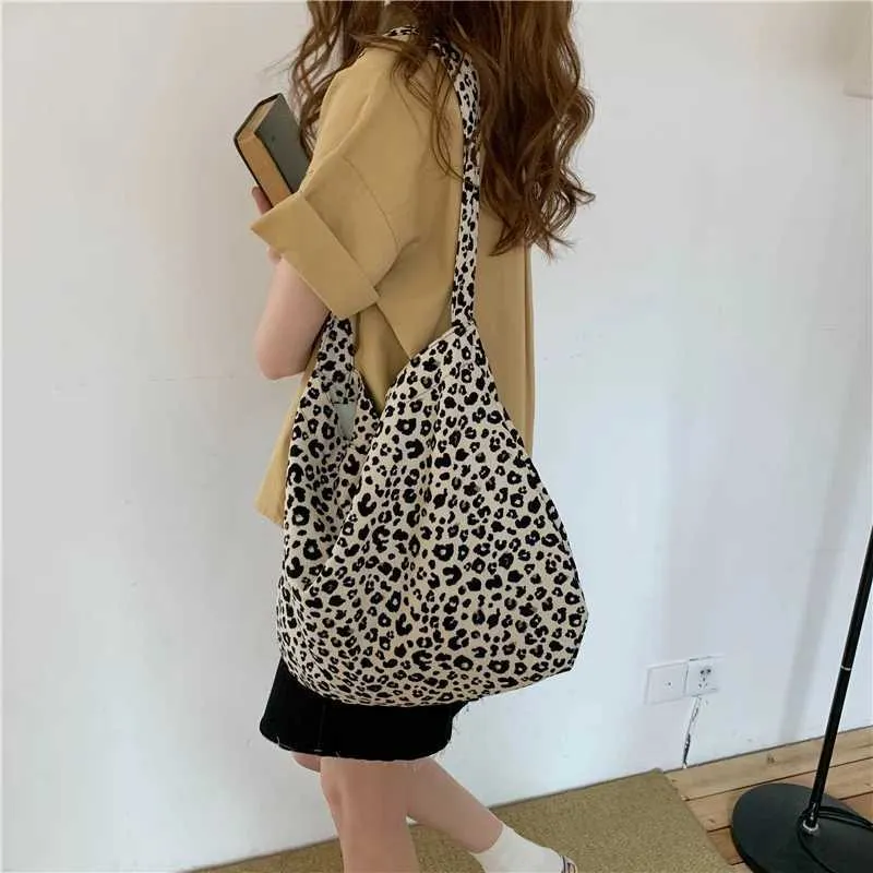 Japanische und koreanische Ins moderne kleine Messenger-Tasche aus Canvas mit Leopardenmuster für weibliche Studentinnen Y241026_voghion.com
