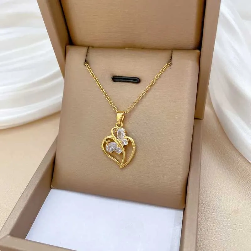 Collane con ciondolo Classico Micro-pavé Romantico Bianco Amore Gioielli Collana a farfalla Moda Personalizzata Acciaio inossidabile_voghion.com