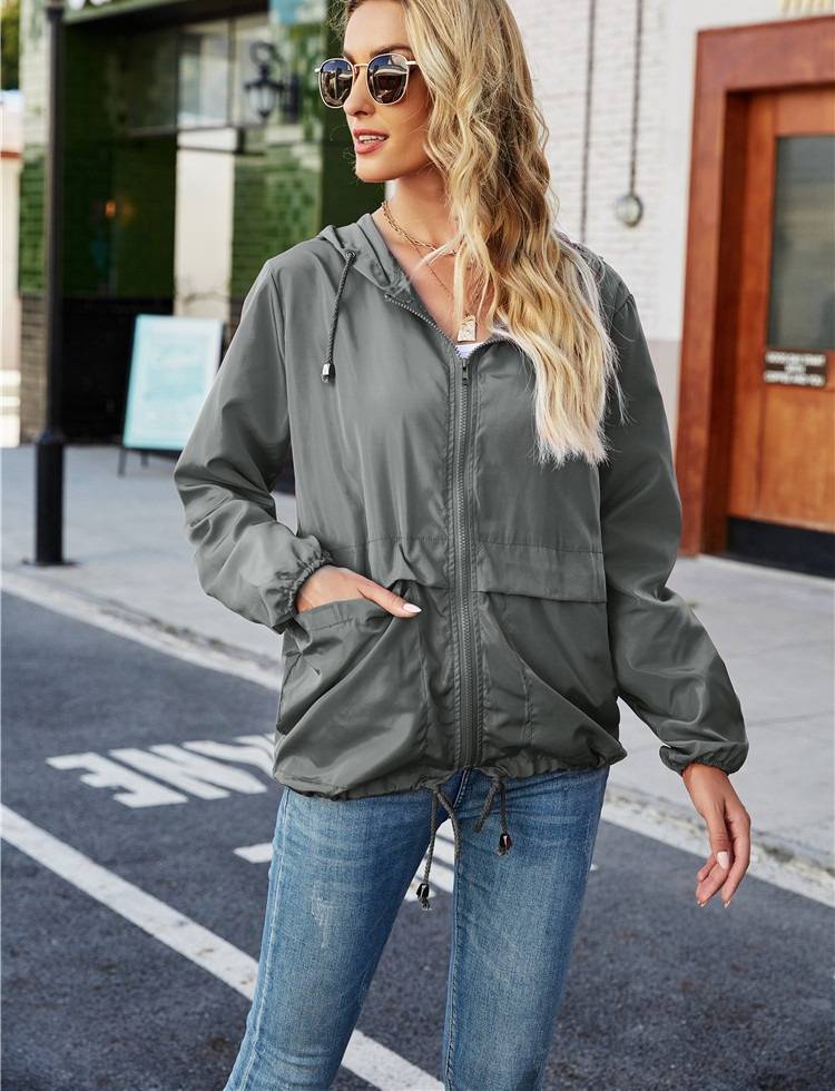 Leichte Damen-Regenjacke mit Kapuze und Reißverschluss für Outdoor-Wanderungen – wasserabweisendes Polyestergemisch mit Blumenmuster und V-Ausschnitt_voghion.com