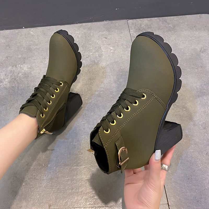 Herbst High Single Gürtelschnalle Schuhe Dicker Absatz Kurzer runder Kopf Martin Damen Schnürung und nackte Ritterstiefel_voghion.com