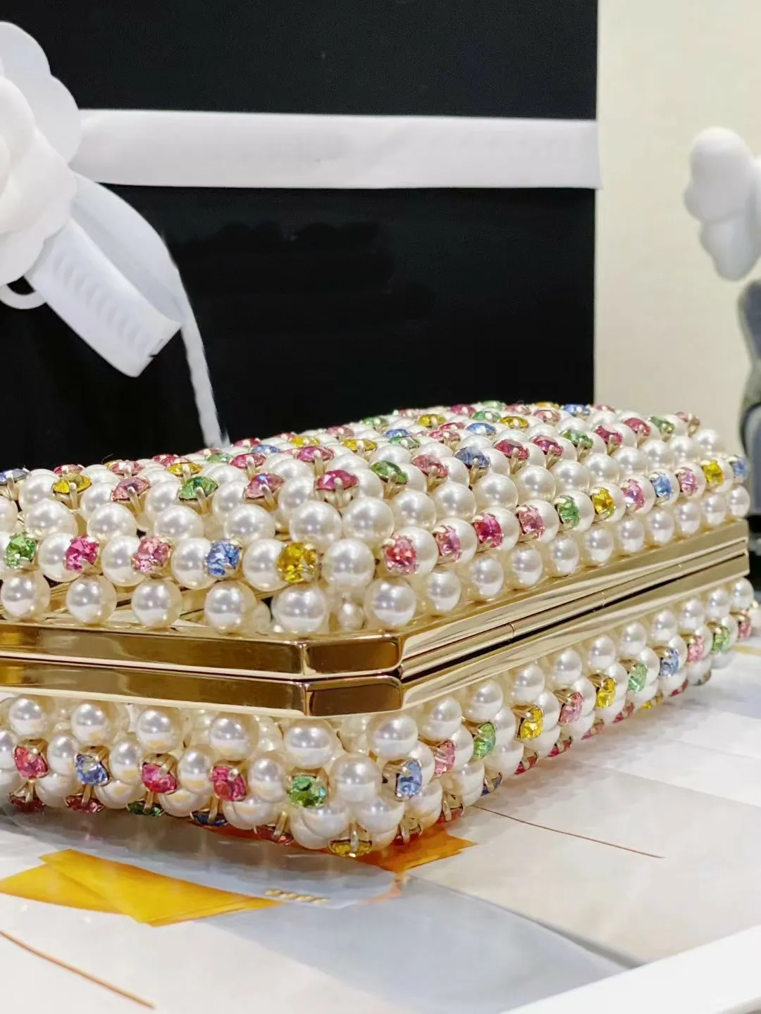 Top Quality Designer Pearls Dinner Beads With Colored Crystal Fancy Box Handbags Gold Metal Frame Lock Clasp Fashion_voghion.com