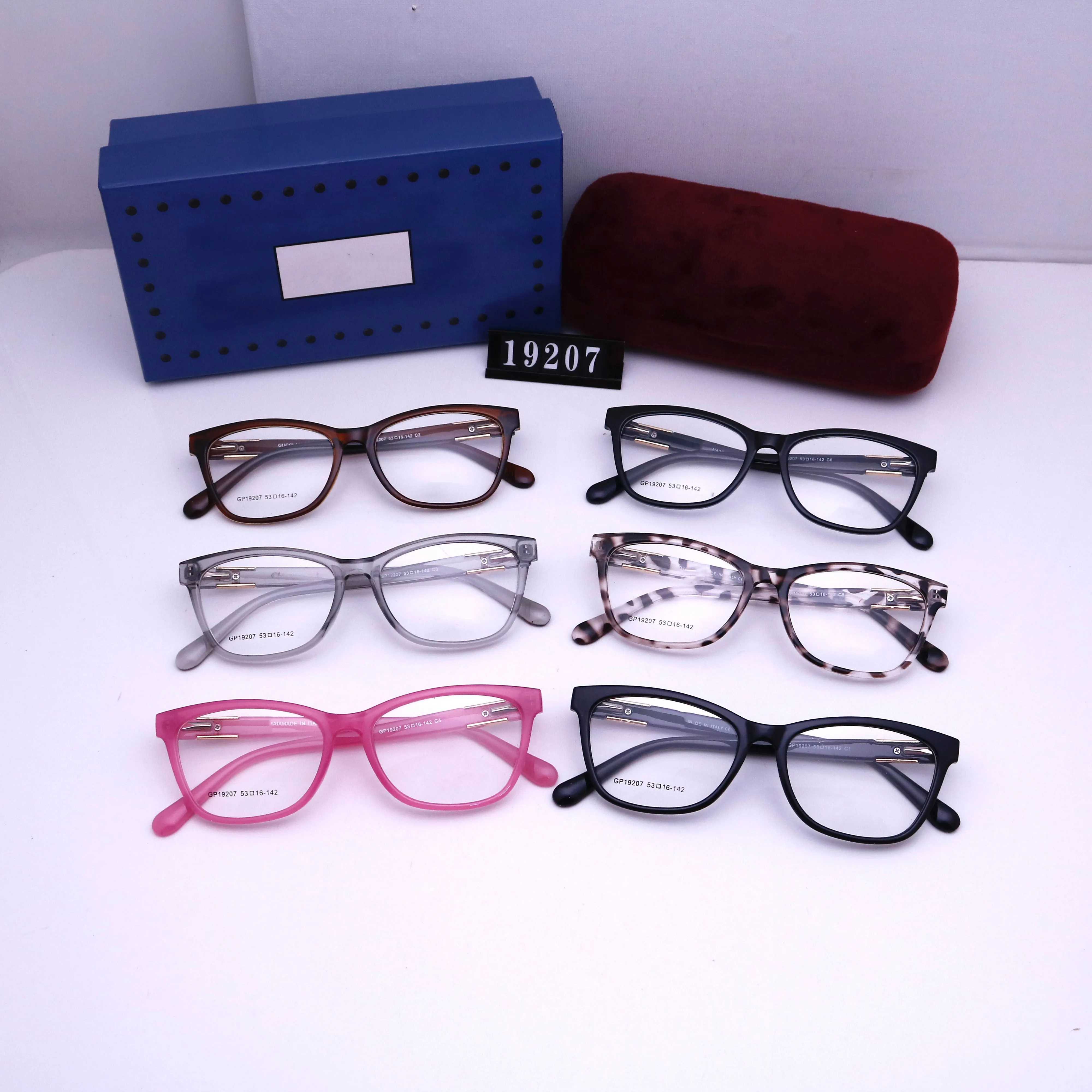 Elegant Modern Acetate Sunglasses with Superior UV Protection for Men and Women_viptrois.com
