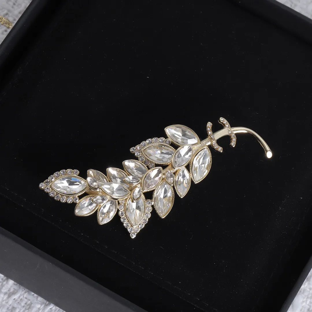Designer Blatt Damen Herren Schmuck Diamant Krone Brosche Anzug Elegante Mode Broschen Geschenke für Frau Zubehör_voghion.com