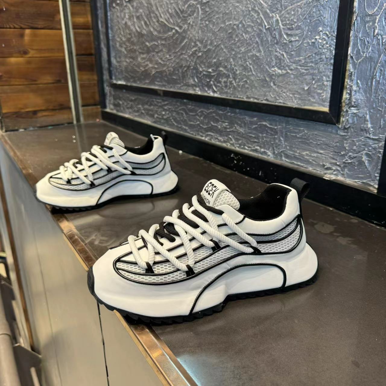 2024 New Trend Versatile Casual Sports Thick Sole Heightening Dad Shoes Men's Wear resistant and Anti slip