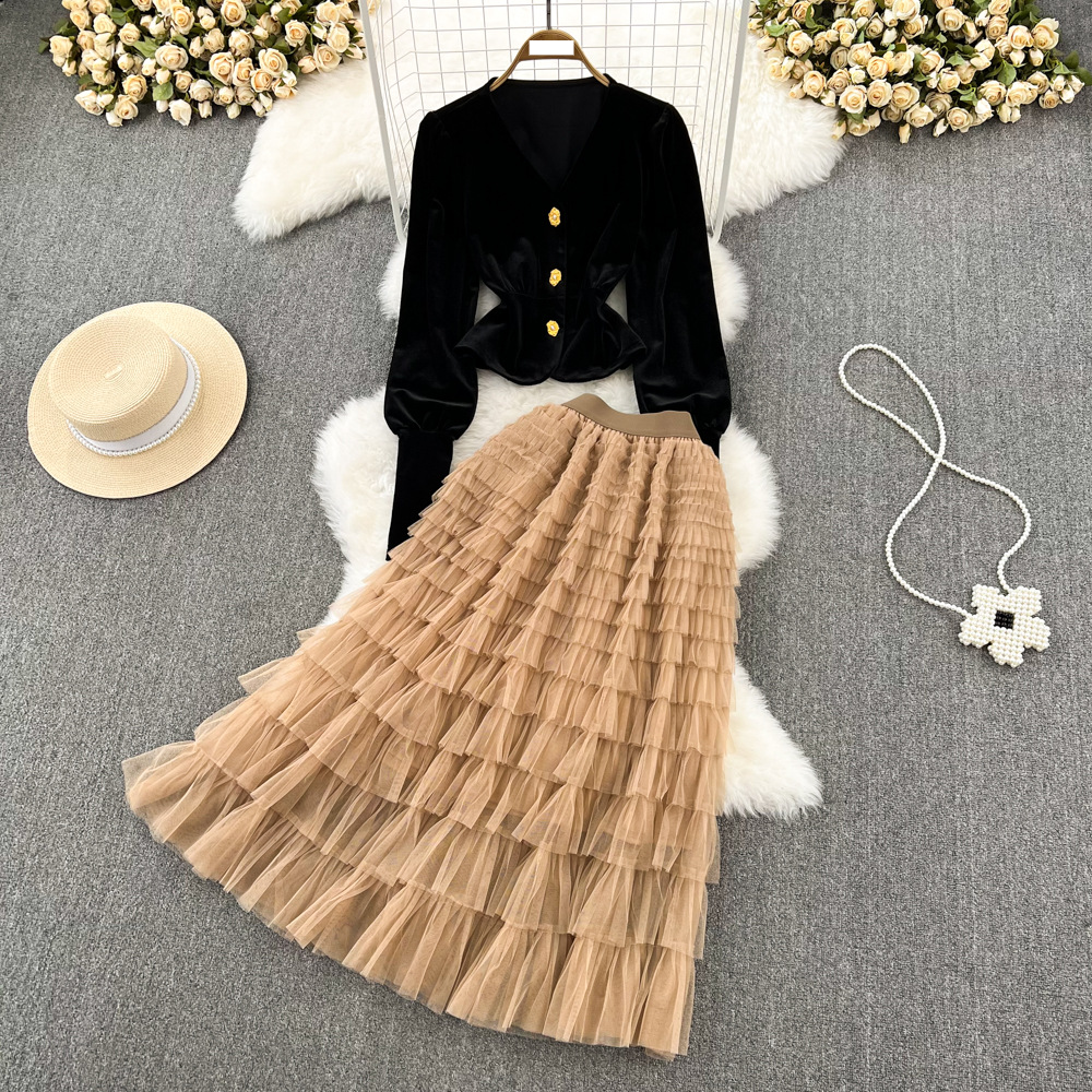 Women's Clothing Fashion suit for women, retro temperament, V neck lantern sleeves, gold velvet top, two piece suit, high waist cake skirt, autumn