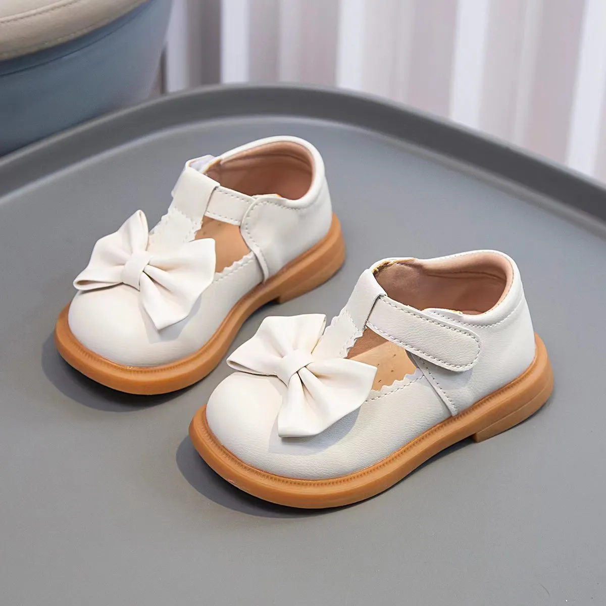 2024 Children New Girl Leather Bow Design Soft Sole Baby Shoes White Free shipping_voghion.com