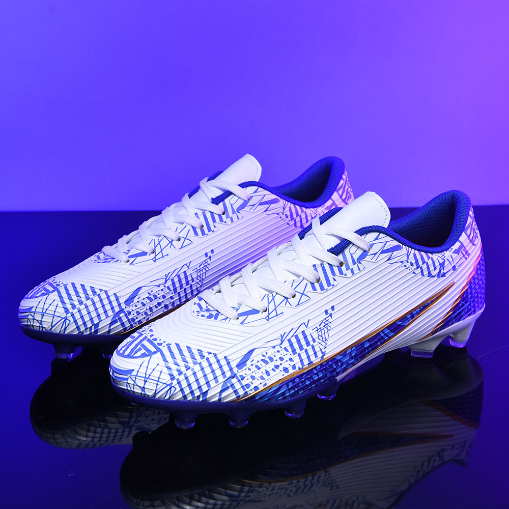 Professional Men Soccer Shoes Outdoor Training Anti-Skid Wear-Resistant Grass Match Sneakers Football Boots Ultralight_voghion.com