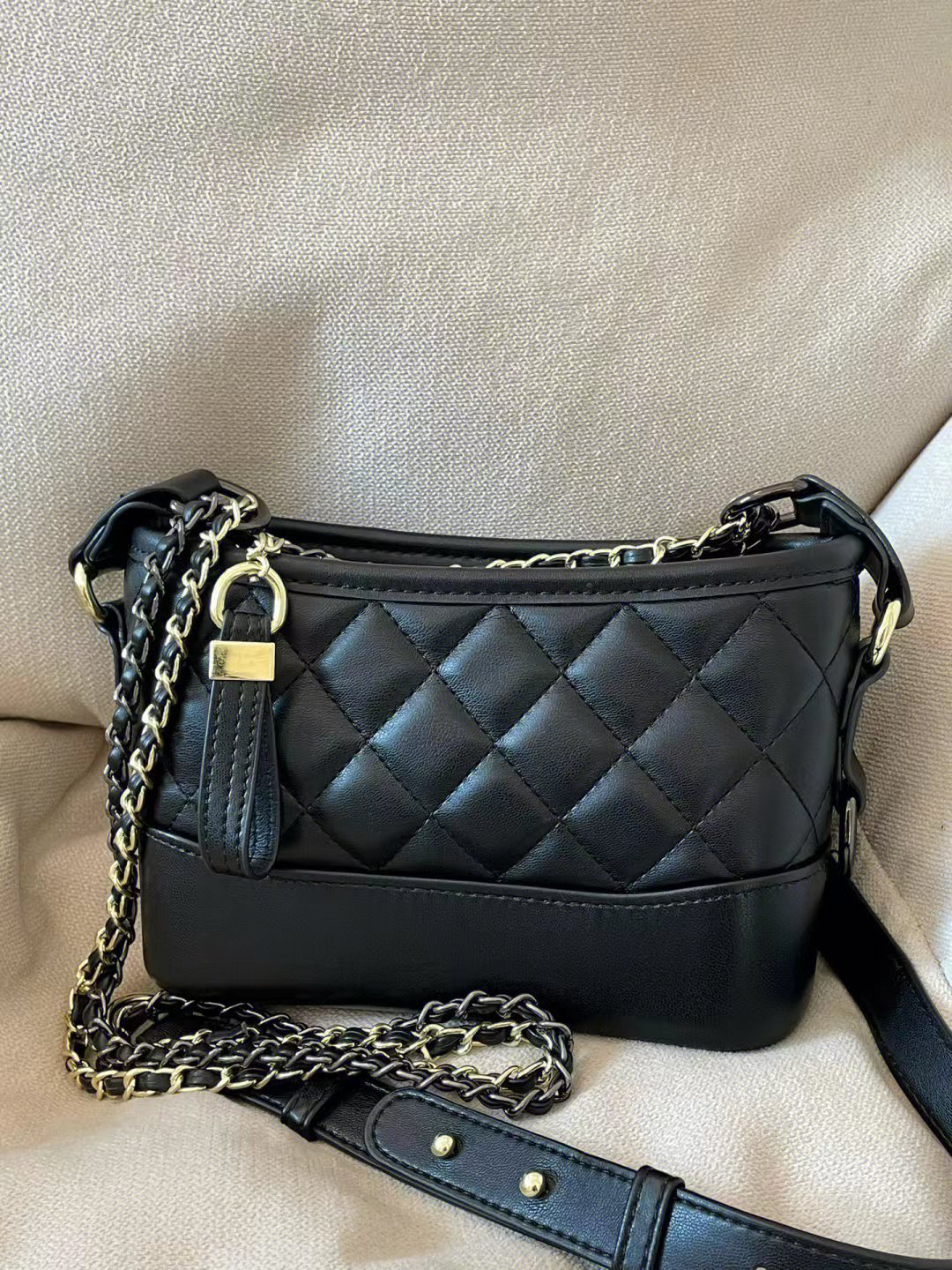 Xiaoxiangfeng Women's 2024 New Small Chain Wandering Texture Diamond Grid Shoulder Versatile Crossbody Bag_voghion.com