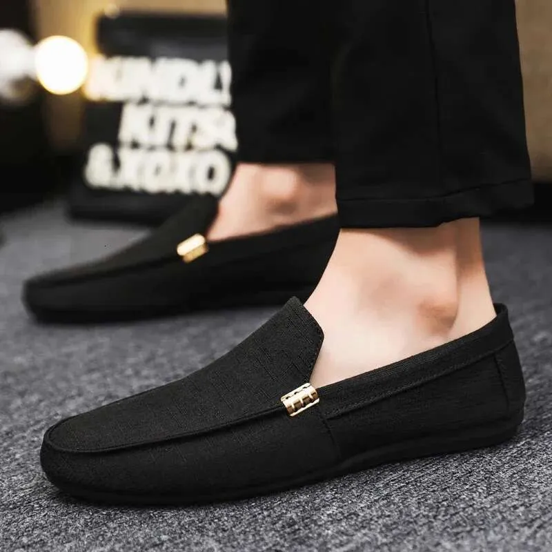 Freizeitschuhe Designer Loafer Hochwertige flache Mokassins für Erwachsene Herren Formelle Schuhe Herren Fahren Männliche Schuhe_voghion.com