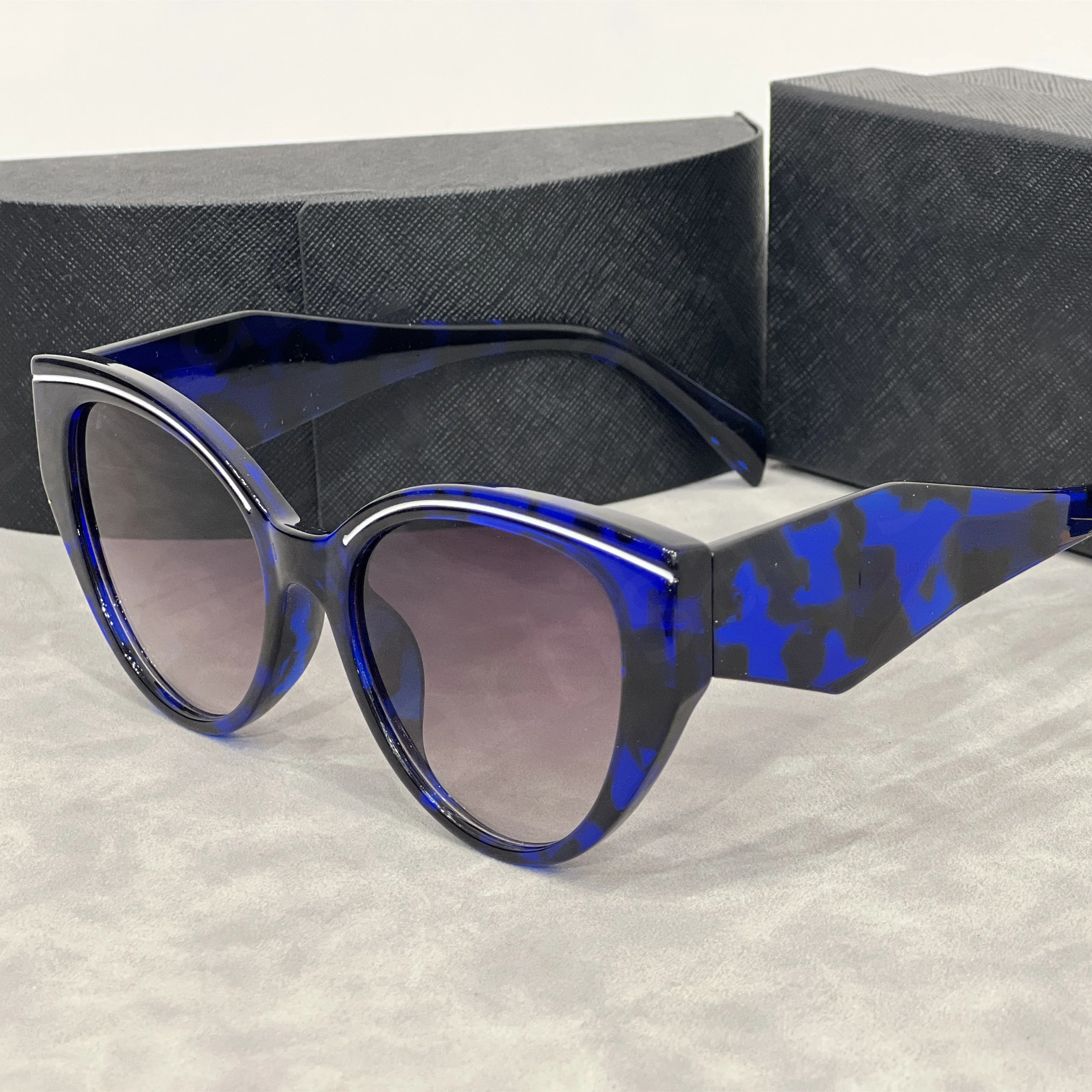 Designer Sunglasses For Men And Women Minimalist Red Frames_voghion.com