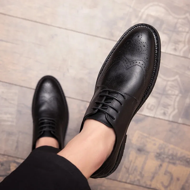 Plus Size 38-47 Brogue Fashion Oxford Dress Shoes Male Well-dressed Gentleman Handcrafted Footwear For Modern Men_voghion.com
