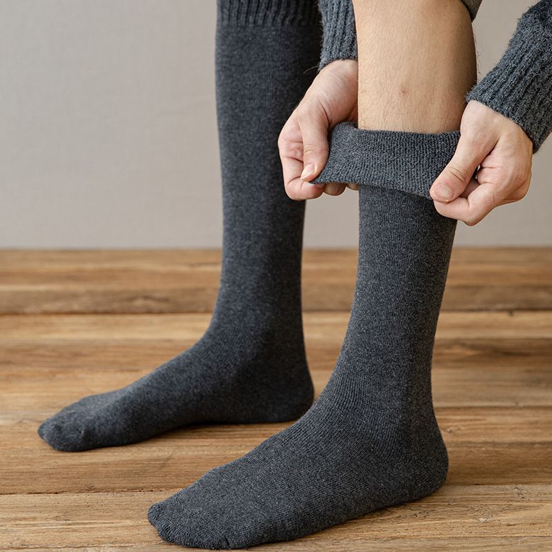Herfst en nieuwe heren katoenen hoog geborstelde effen kleur warme lange winter dikke badstof sokken groothandel_voghion.com