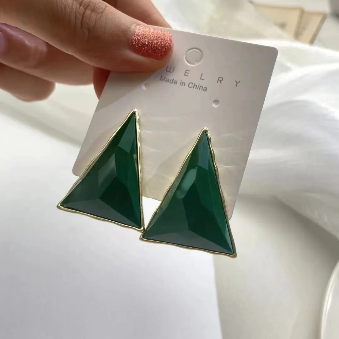 Nuevo diseño de joyería de moda francesa con triángulos geométricos exagerados de estilo retro en negro y verde para mujeres y niñas_voghion.com