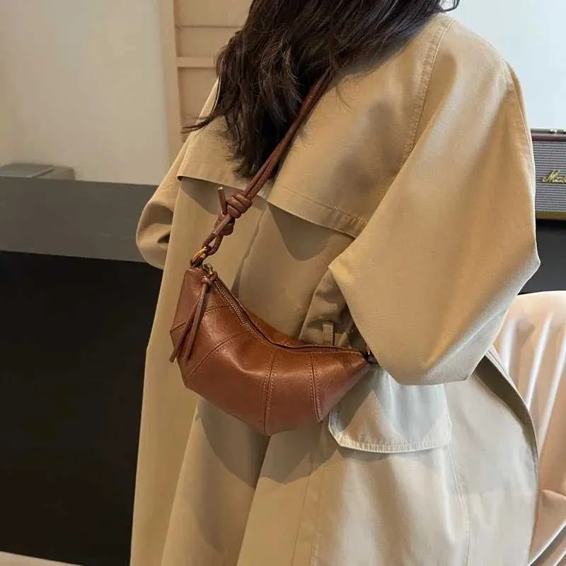 LEFTSIDE 2024 Rétro Tendance Couleur Unie Splicing Sac À Bandoulière En Cuir Femmes Mode Coréenne Sacs À Main Et Sacs À Main Dame_voghion.com