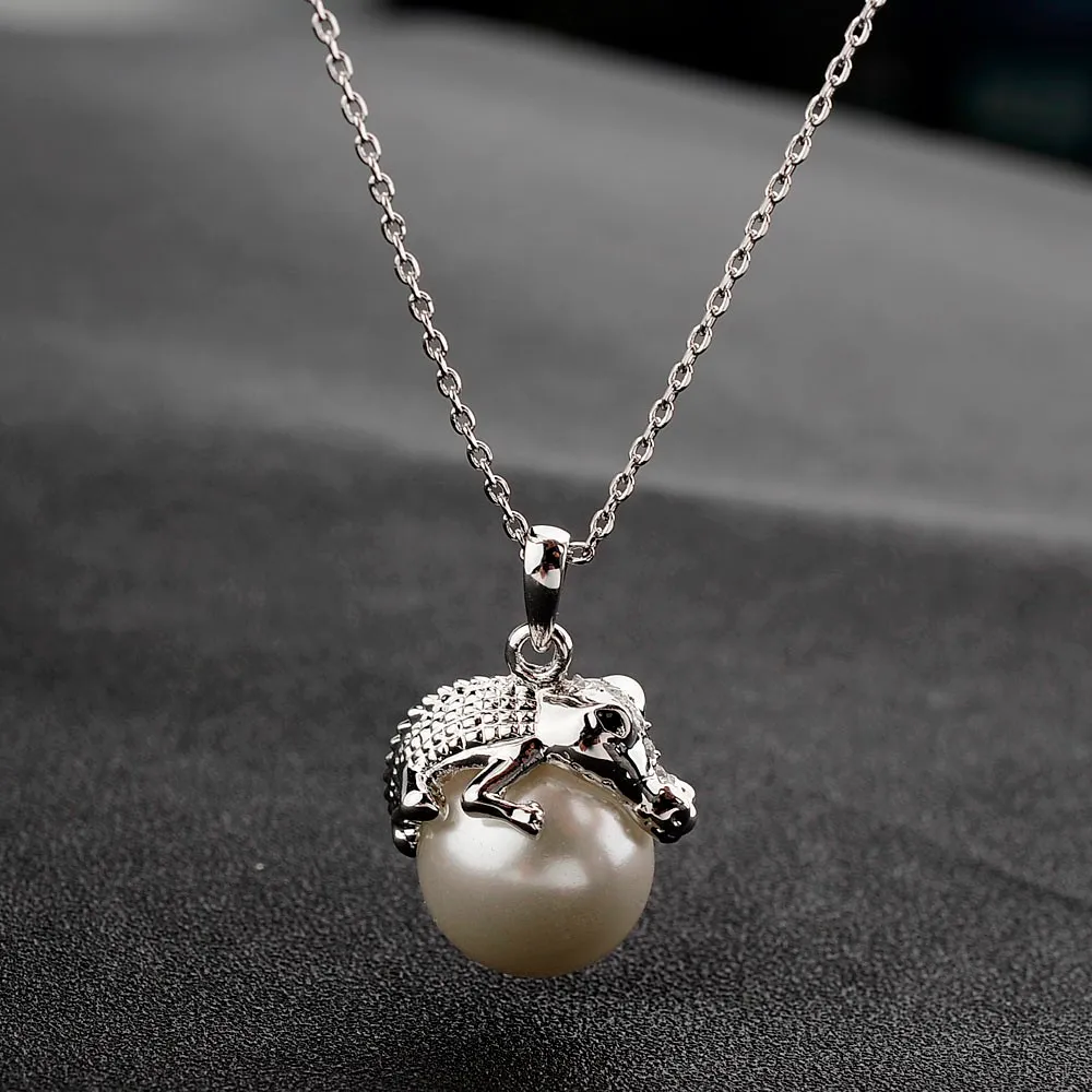 Chains Top Quality Italina Brand Exquisite Mosaic White Pearl Crocodile Pendant Clavicle Chain Necklace For Women_voghion.com