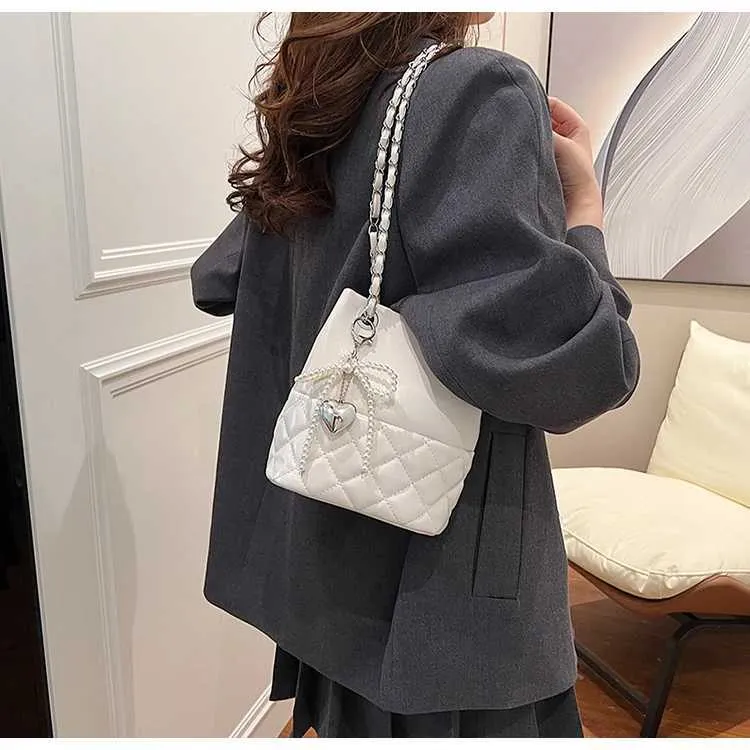 Damen Ledertasche Bucket Bag Schultertasche Mit Kettengliedern_voghion.com