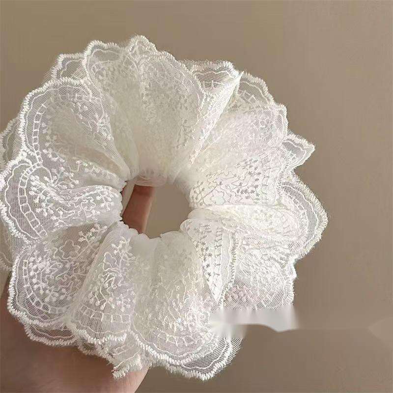 Weiße Spitzen Haargummi Mit Blumen Für Elegante Frisuren_voghion.com