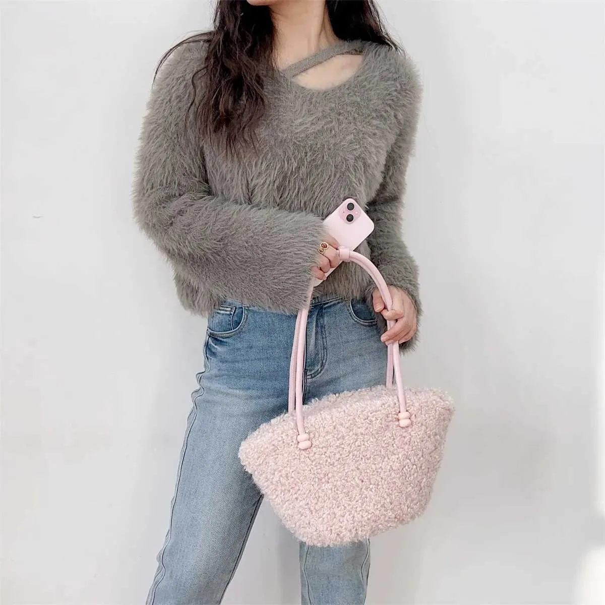 Bolso de hombro de felpa para mujer, de moda, liso, suave, informal, de lana de cordero, de gran capacidad, ligero, para uso diario._voghion.com