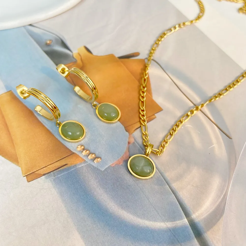 Grüner Aventurin Jade runder Anhänger Figaro Kette Edelstahl Halskette Ohrringe Set Vintage vergoldeter Schmuck für_voghion.com