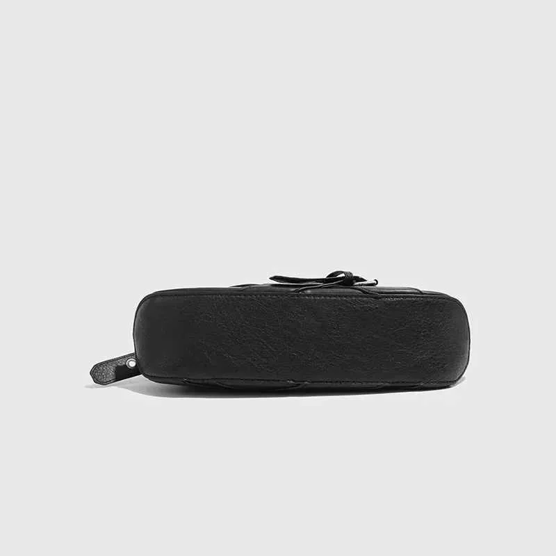 Retro belt decoration shoulder designer armrest punk motorcycle bag Pu leather womens handbag Y241216_voghion.com