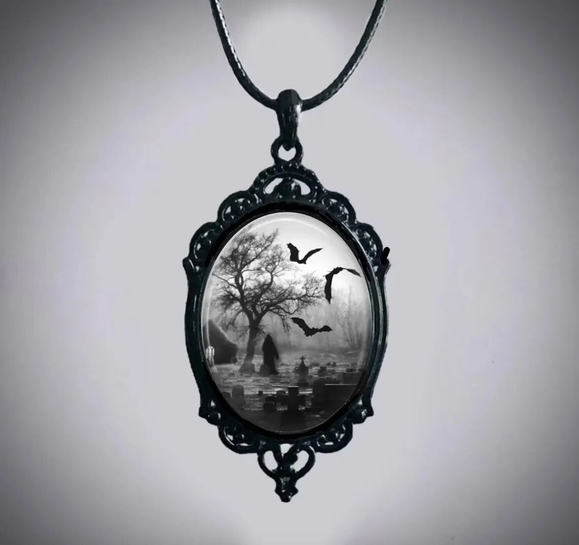 Collana con ciondolo a forma di farfalla con pipistrelli gotici da notte delle streghe per le donne, con vampiro, in rilievo, accessori per gioielli da streghe, collo vintage, maturo_voghion.com