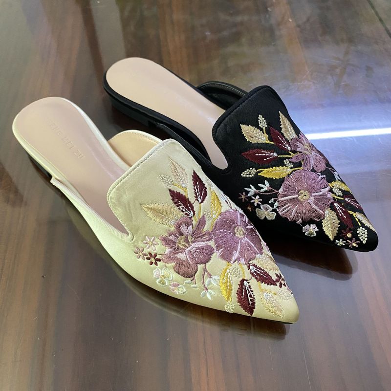 Chengmei Foot Anti slip Women's Single Embroidered wer Flat Bottom Pointed Muller Slippers Wrapped Head Outer Wearing_voghion.com