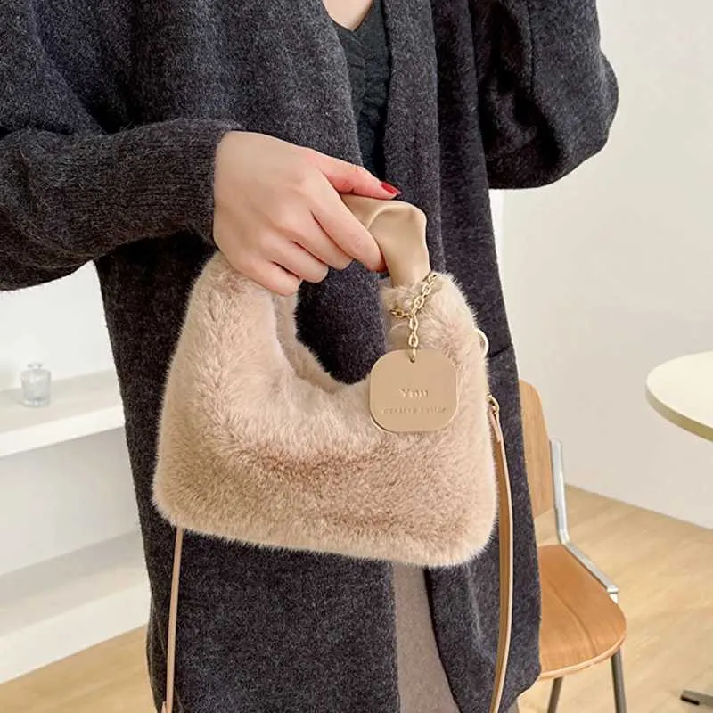 Wan Soft Plush Handbag New Fi Autumn/Winter Korean Edition Simple Ten Font Shopping Bag Y241106_voghion.com