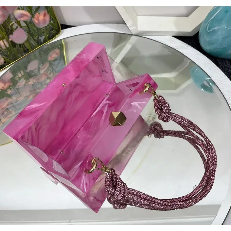 2024 Handtasche Hochwertige Abend-Dias-Kupplung Acryl Achselhöhle Quadratische Damen Geldbörse Hochzeitstasche 240907_voghion.com